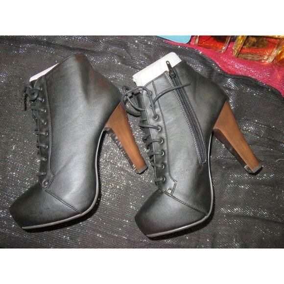 Qupid Puffin Black Leatherette Lace Up Platform Wooden Heel Ankle Bootie sz 8 - Picture 6 of 14